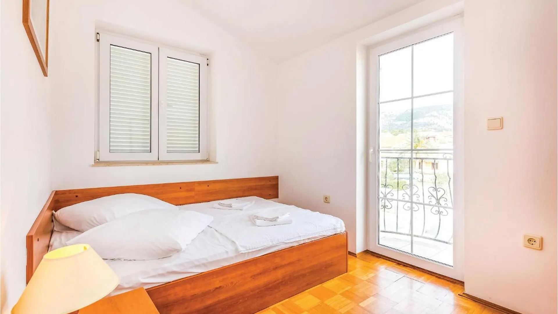 Pet Friendly Apartment In Banjol With Kitchen Croatia
