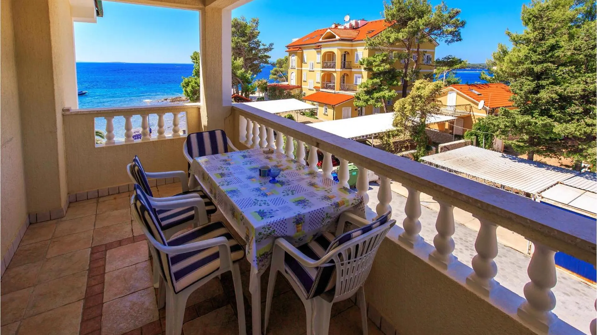 Pet Friendly Apartment In Banjol With Kitchen