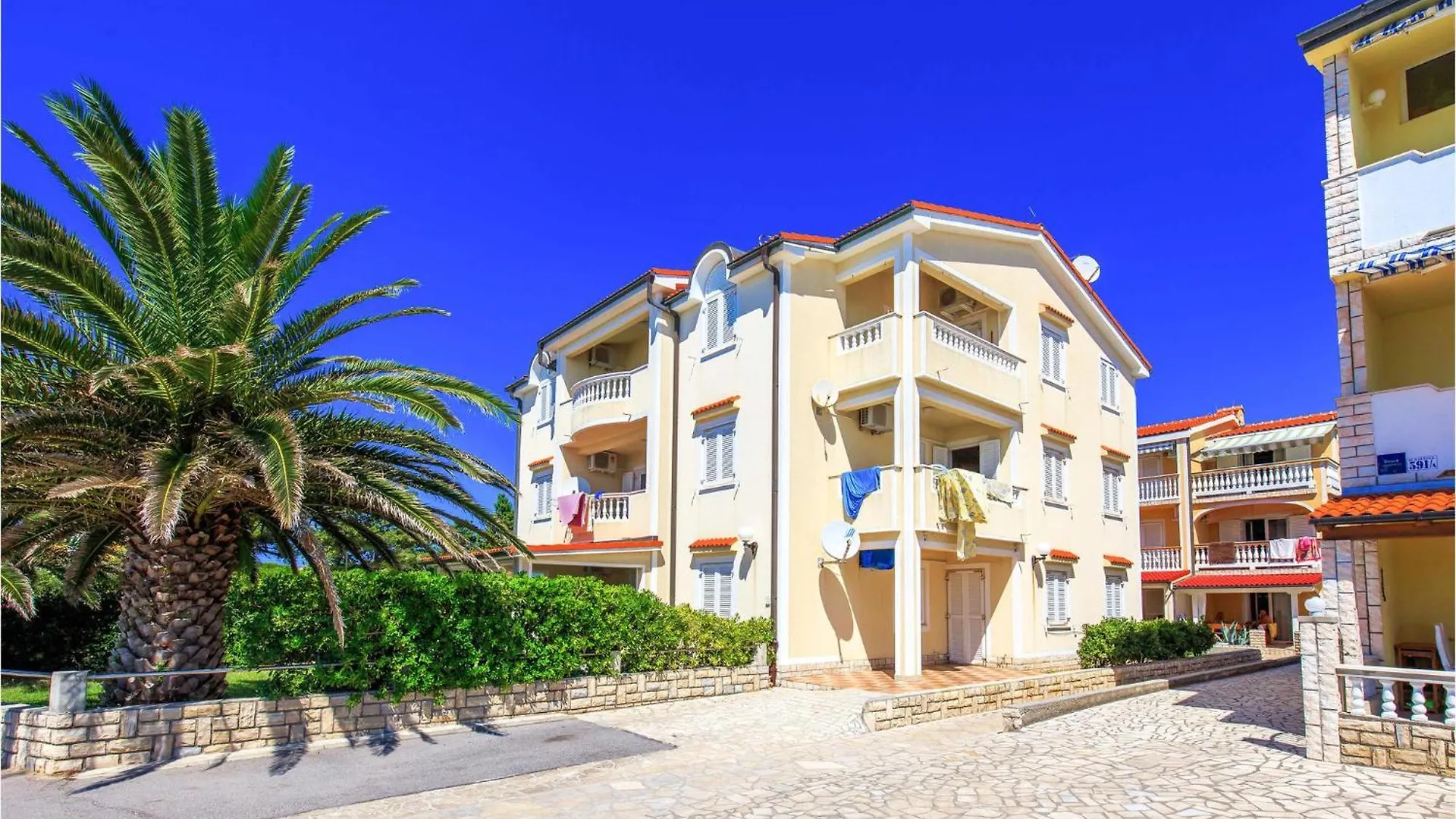Pet Friendly Apartment In Banjol With Kitchen Croatia