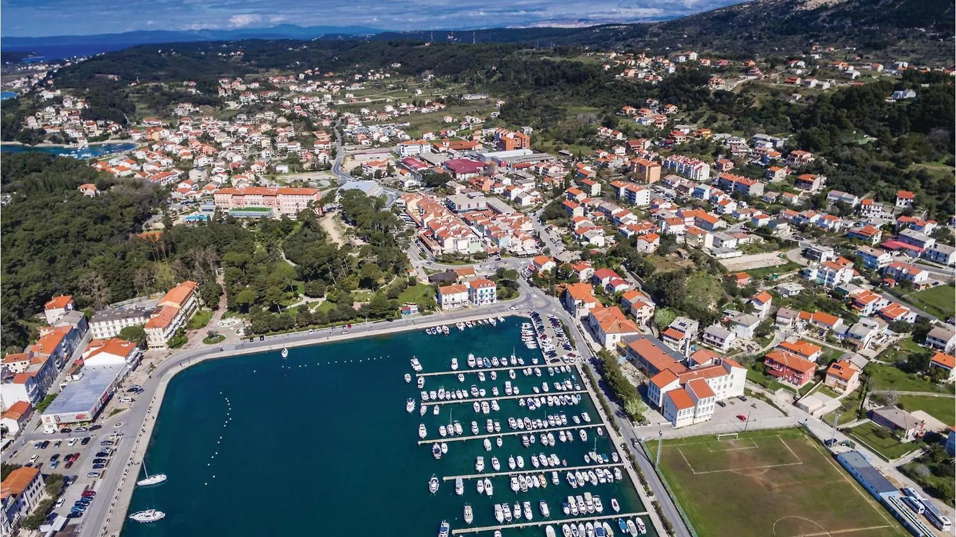 Pet Friendly Apartment In Banjol With Kitchen