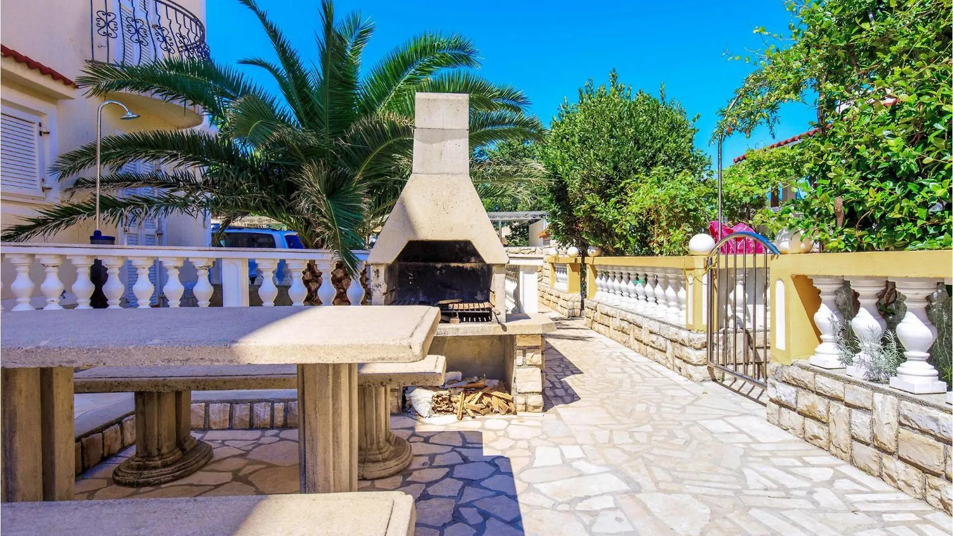 Pet Friendly Apartment In Banjol With Kitchen 0*,  Croatia
